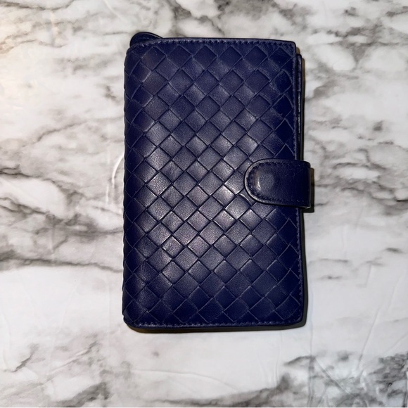 BOTTEGA VENETA Intrecciato Weave navy blue leather zip coins 10-slot wallet - Picture 1 of 8